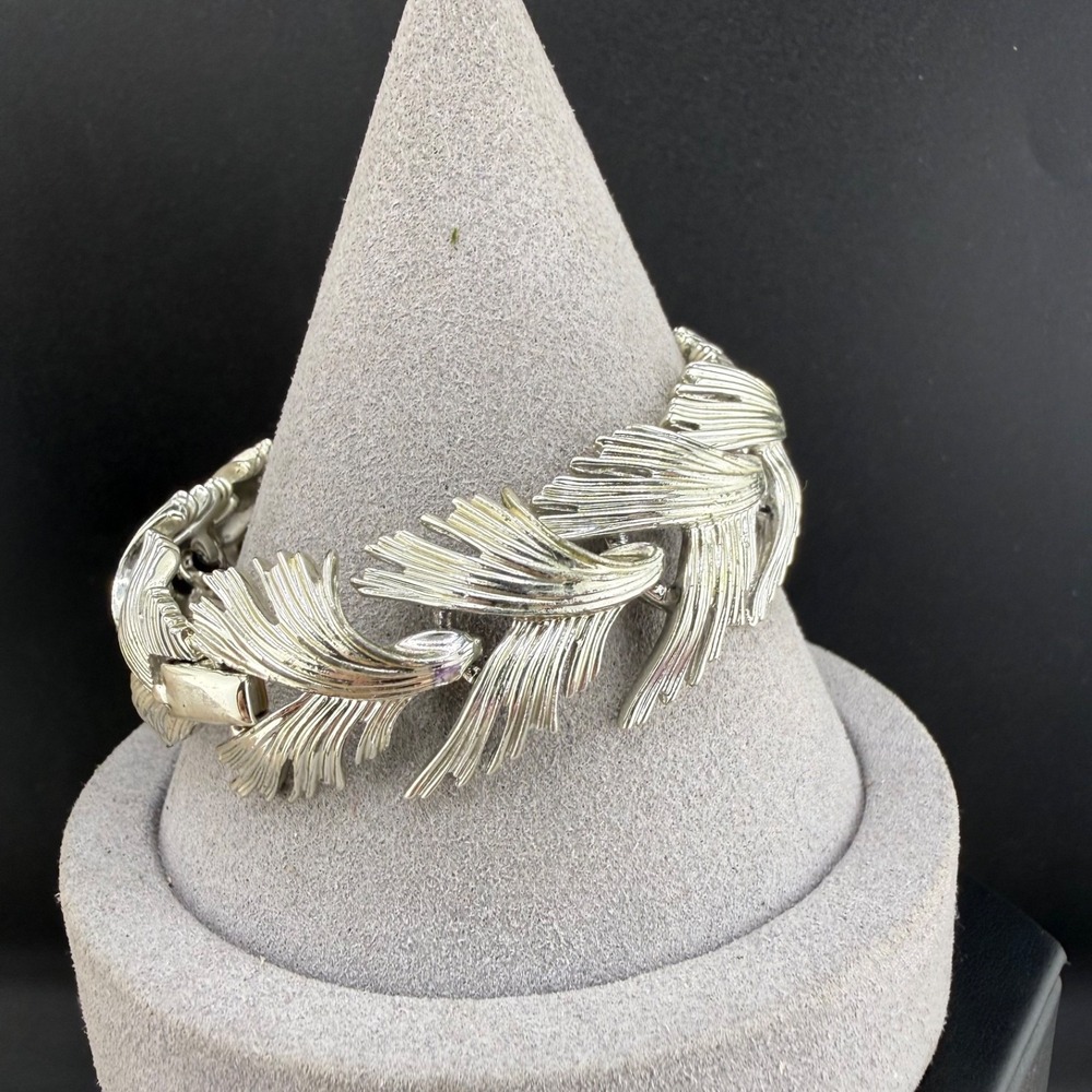 Vintage Lisner Bracelet Silver Tone‎ 7"
